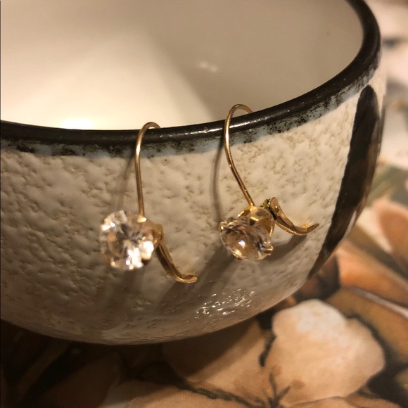 Elegant Gold and Crystal Drop Earrings - Picture 1 of 1